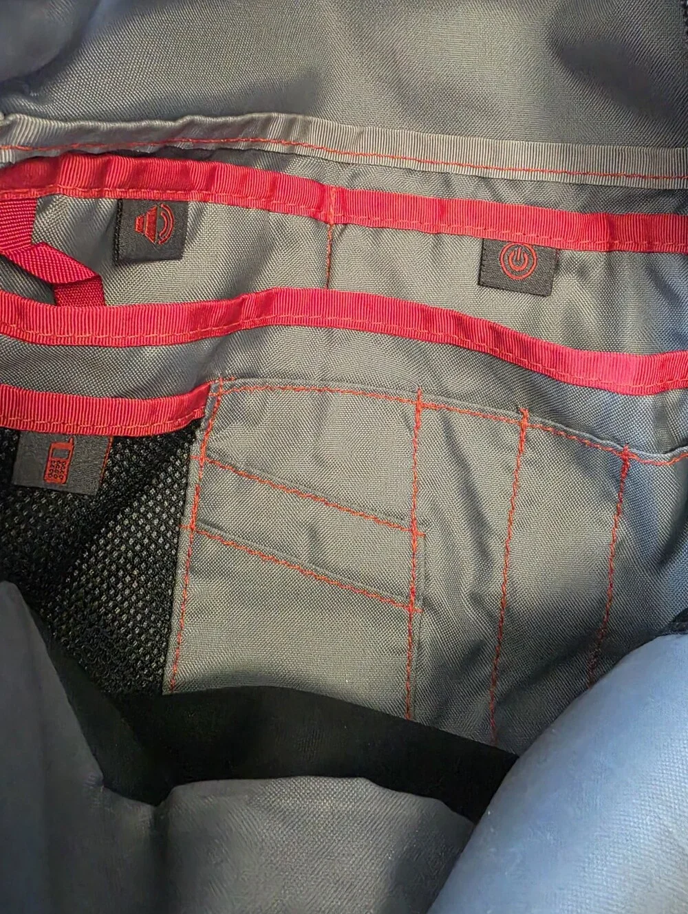 The North Face Recon Hiking Backpack Black FlexVent Padded Straps Back Laptop